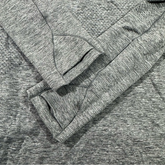 Lululemon Swiftly Tech Long Sleeve Shirt Grey Black Hawks Logo NHL - Picture 5 of 8